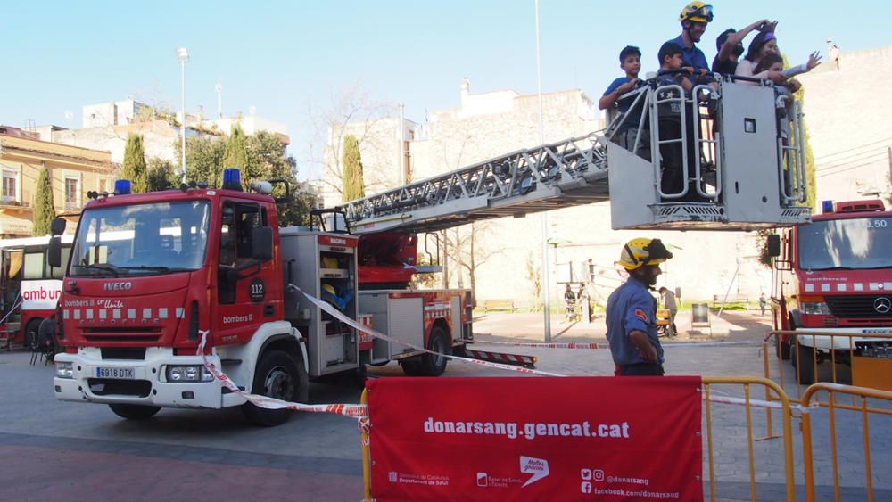 «Els Bombers t''acompanyen a donar sang» a Figueres