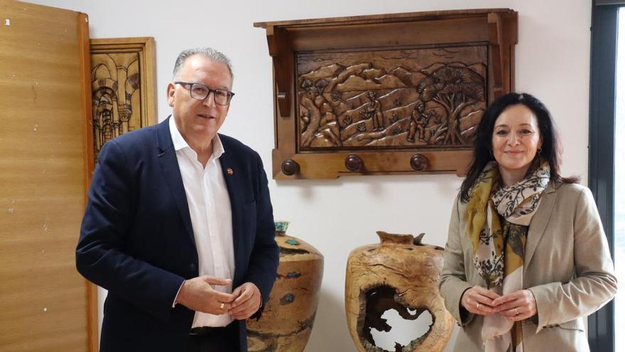 Crespín exige a la Junta financiación para activar los talleres del Centro de Artesanía de Los Pedroches en El Viso