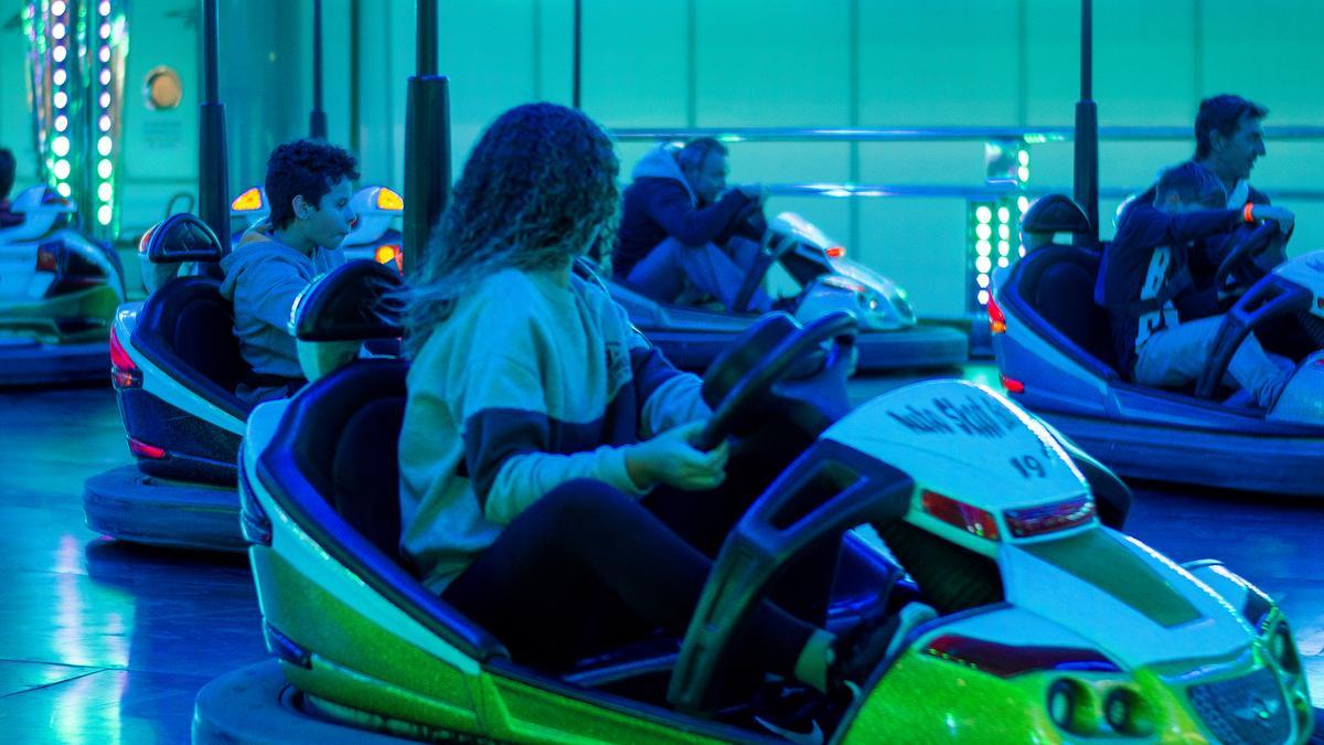 La feria también contará con atracciones para niños y adultos con los coches de choque