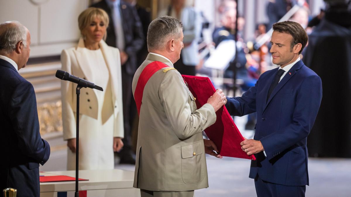 French President Macron sworn in at the Elysee Palace