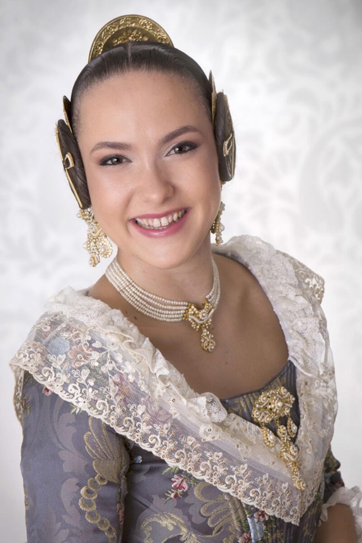 CREU COBERTA - Lucia Caviedes Rodriguez (Calvo Acacio)