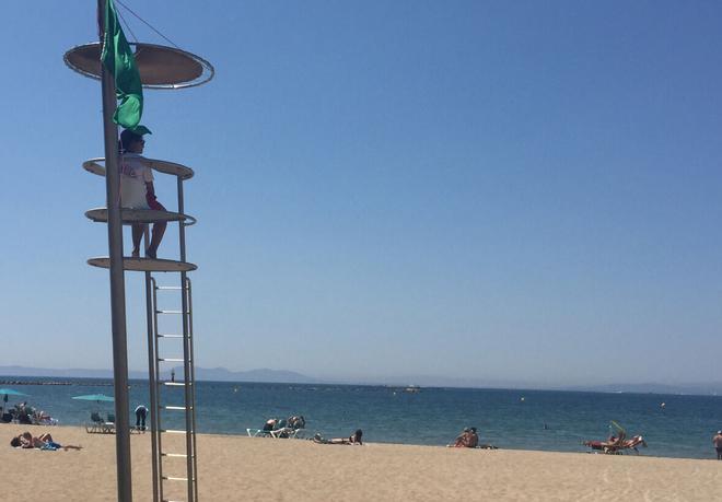Muere un hombre de 83 años ahogado en la playa Nova de Roses