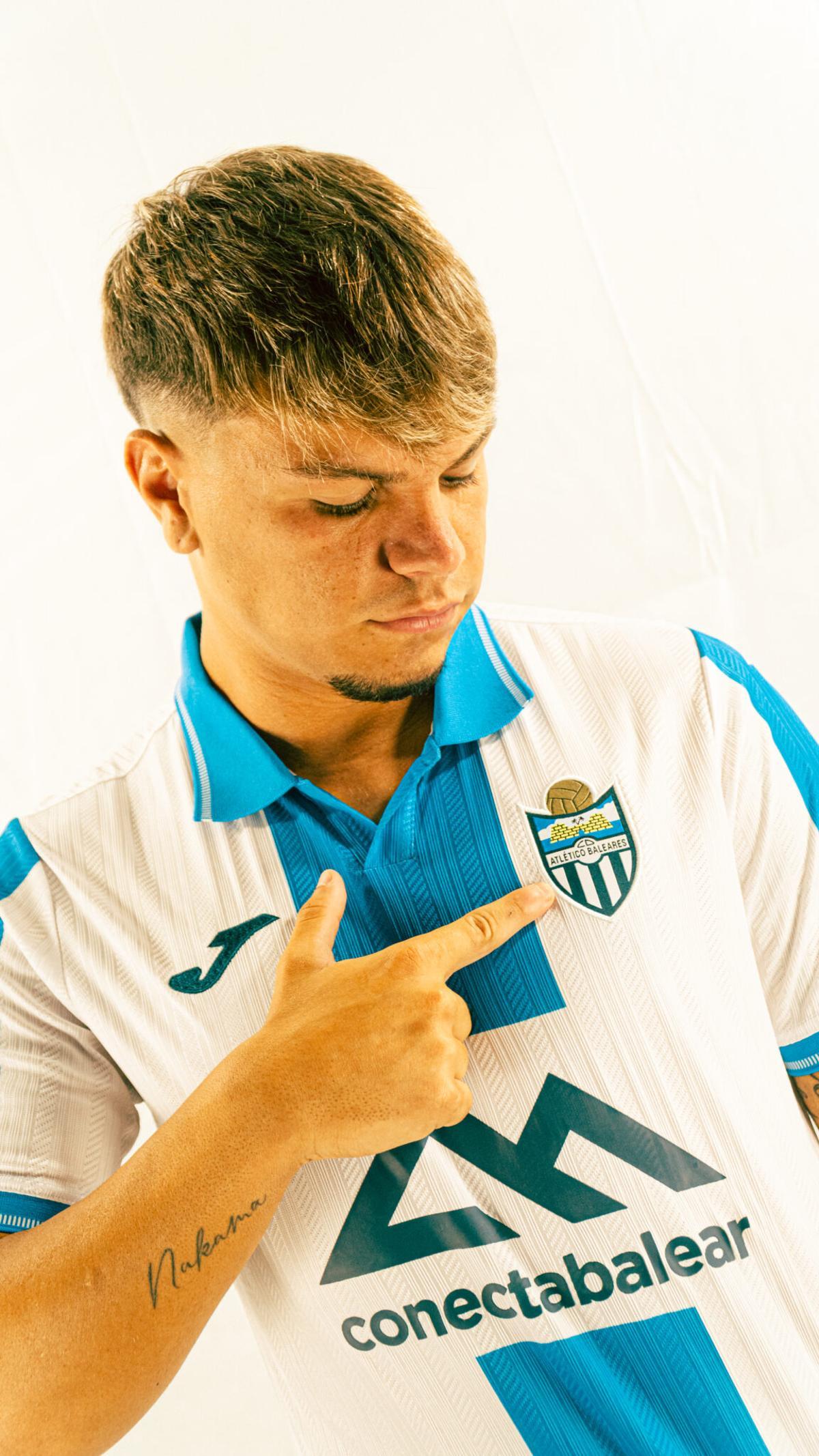 Imagen de la primera equipación del Atlético Baleares