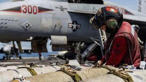 Els EUA i Israel ataquen la central nuclear iraniana de Natanz, mentre Washington envia tropes al Pròxim Orient