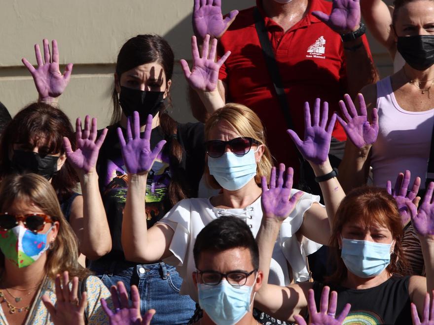 Minuto de silencio en el Ayuntamiento de Málaga por el crimen ocurrido en El Bulto