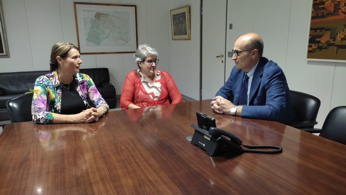 Teresa Ares, Josefa Chicote y Fernando Prada, reunidos en la Delegación de la Junta en Zamora