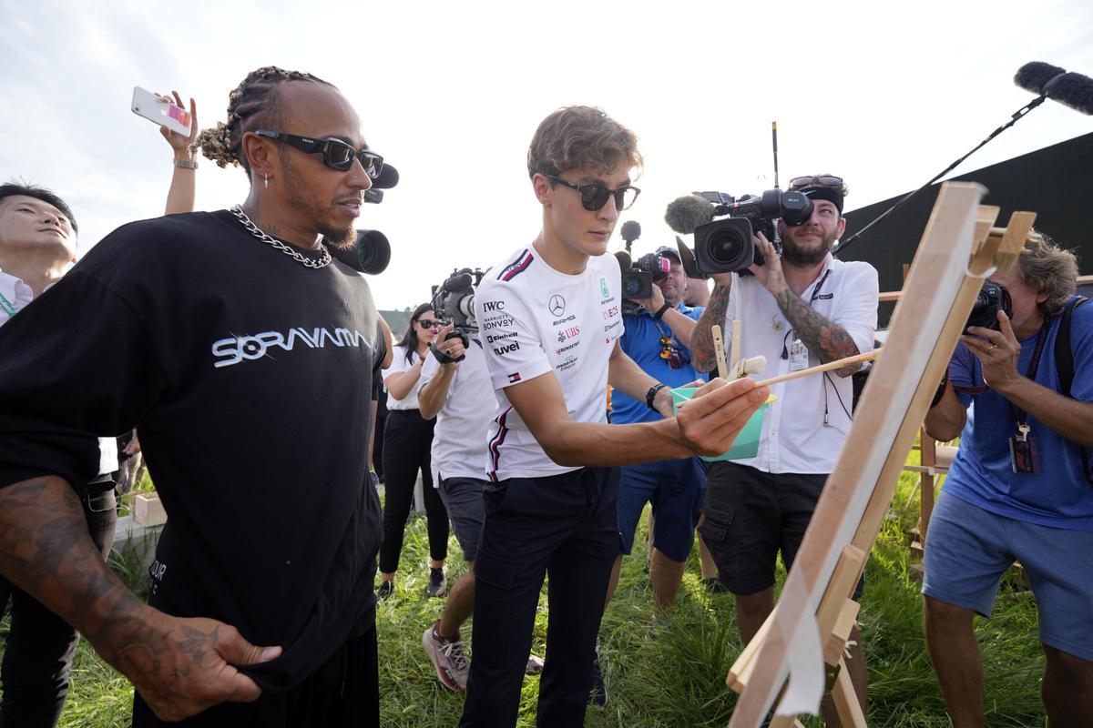 Vettel presenta sus 'hoteles para abejas' en Suzuka