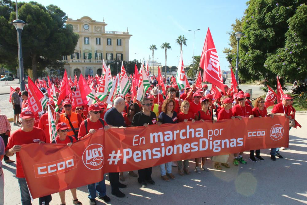 Casi mil personas participan en Málaga en la Marcha por las Pensiones
