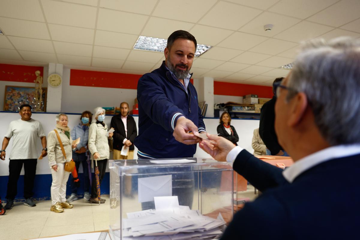 Abascal pide que las urnas se llenen de votos “libres y limpios”