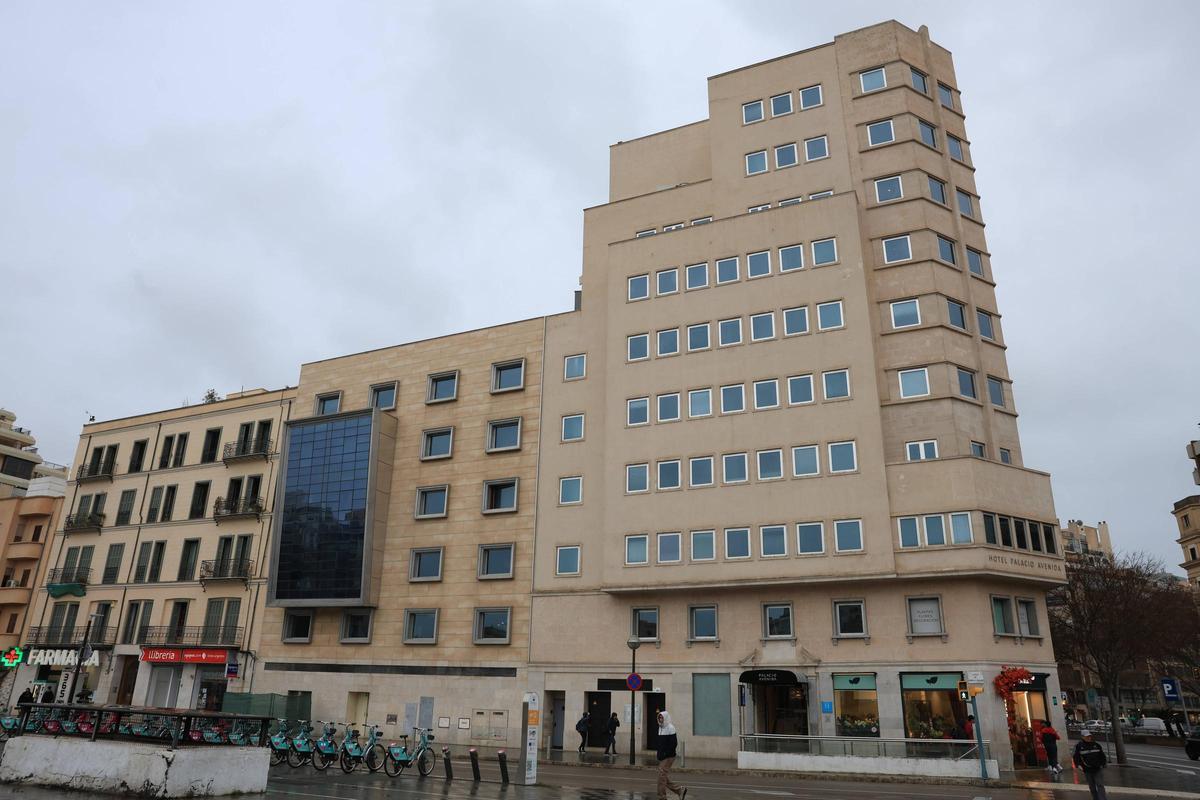 El edificio de estilo racionalista fue diseñado por Gabriel Alomar.