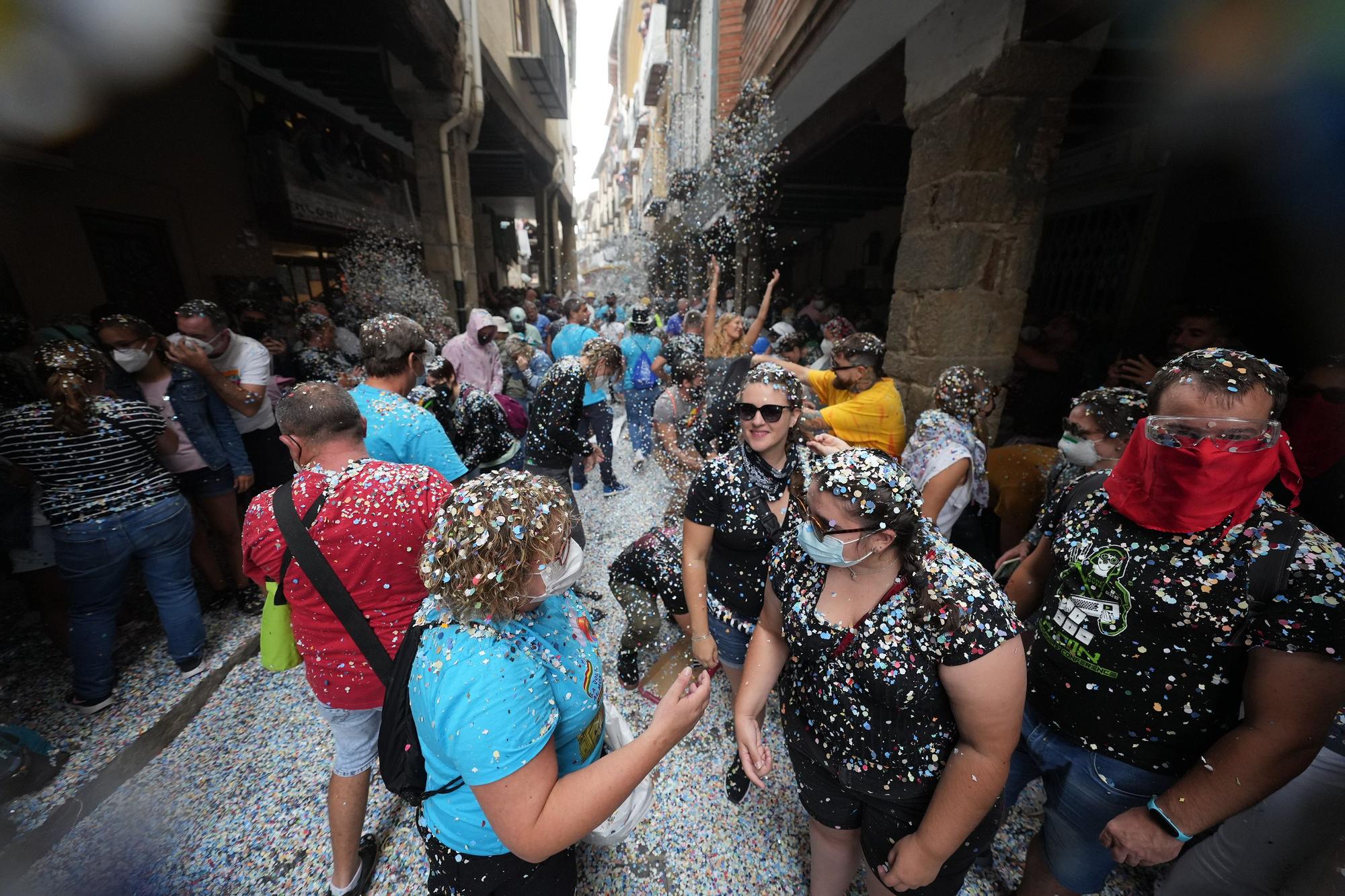 Búscate en el desfile de carrozas y disfraces de l'Anunci de Morella