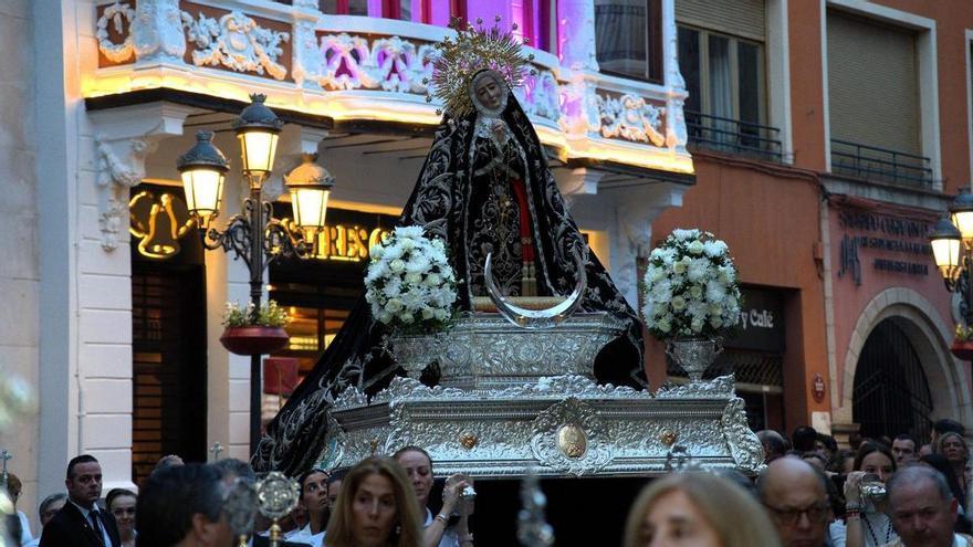 La Virgen de la Soledad de Badajoz se traslada a la catedral para celebrar su novena hasta el día 15