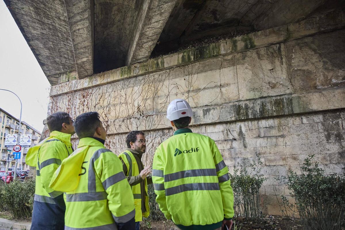 Les fotos de la revisió del viaducte de Girona per part d'Adif