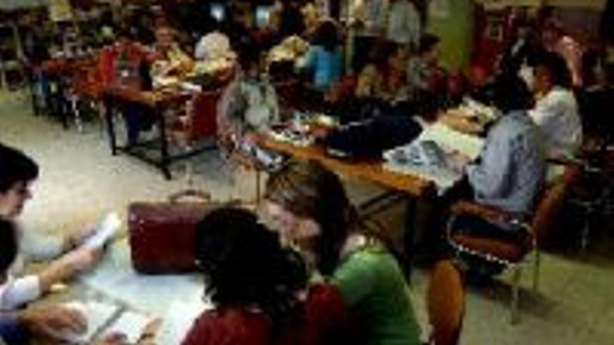 Los docentes reciben apoyos de los compañeros de la región