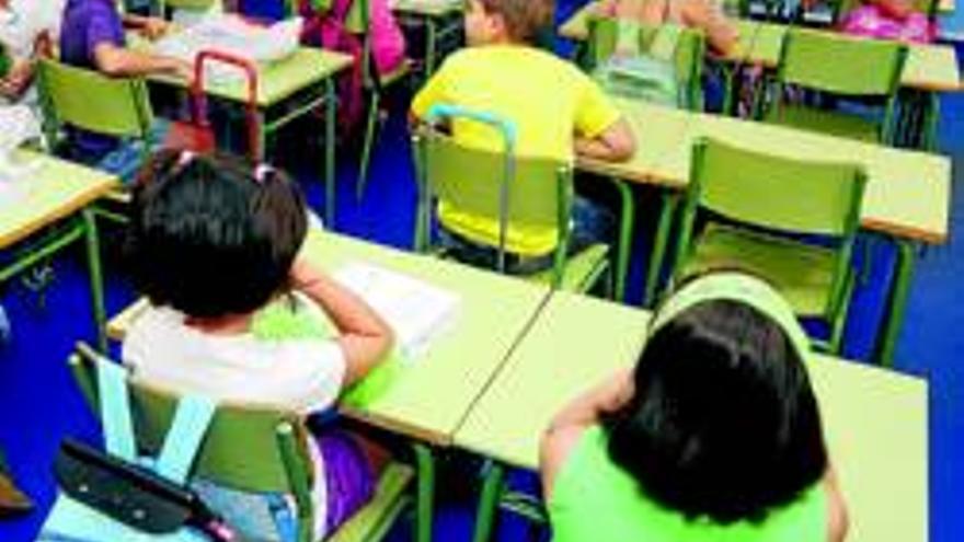 Educación rebaja a 50 la supresión de plazas docentes el próximo curso