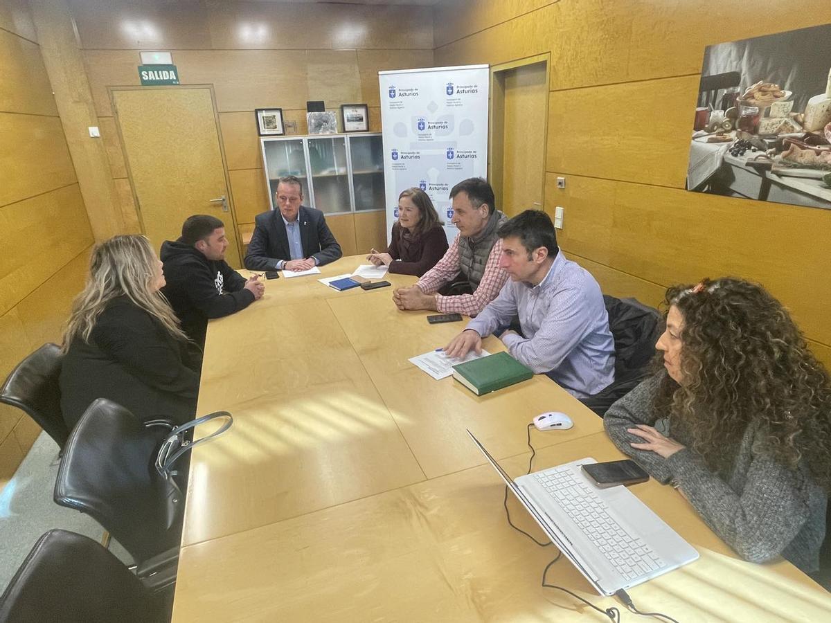 Reunión entre los responsables de la Consejería de Medio Rural y la directiva de Ternera Asturiana.