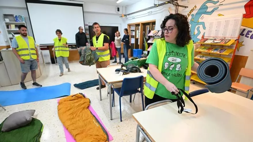 Los profesores de Elche se encierran en el Instituto Cayetano Sempere