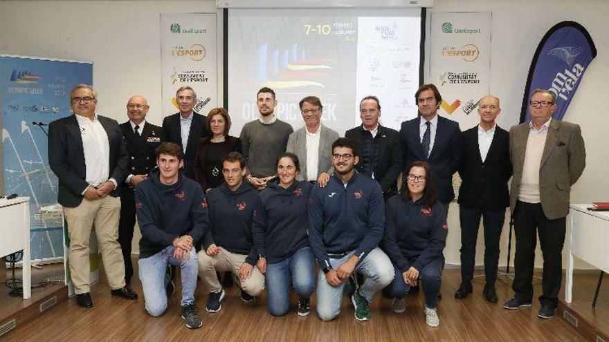 Foto de familia tras la presentación de la Comunitat Valenciana Olympic Week