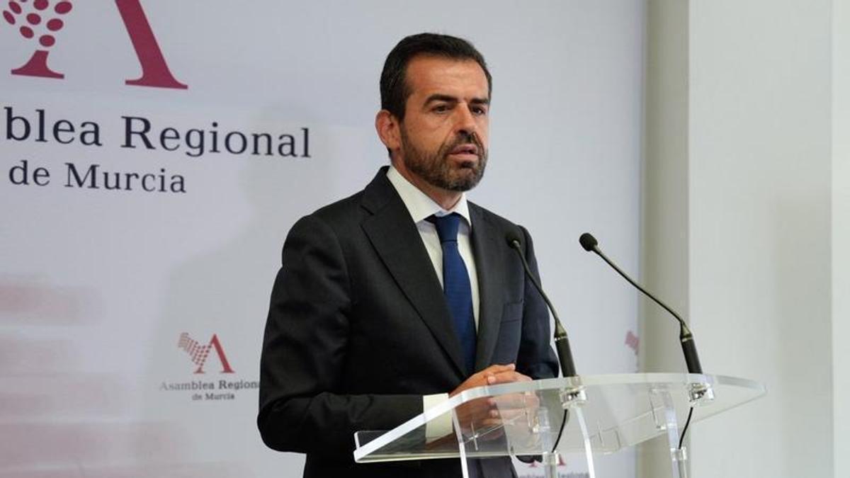 Vox reclama la puesta en marcha “inmediata” de un helicóptero sanitario permanente para la Región