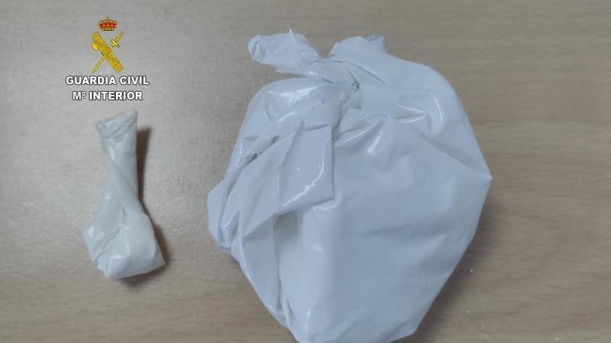 Pillado en un control en Barro con cocaína escondida en la zona de los genitales