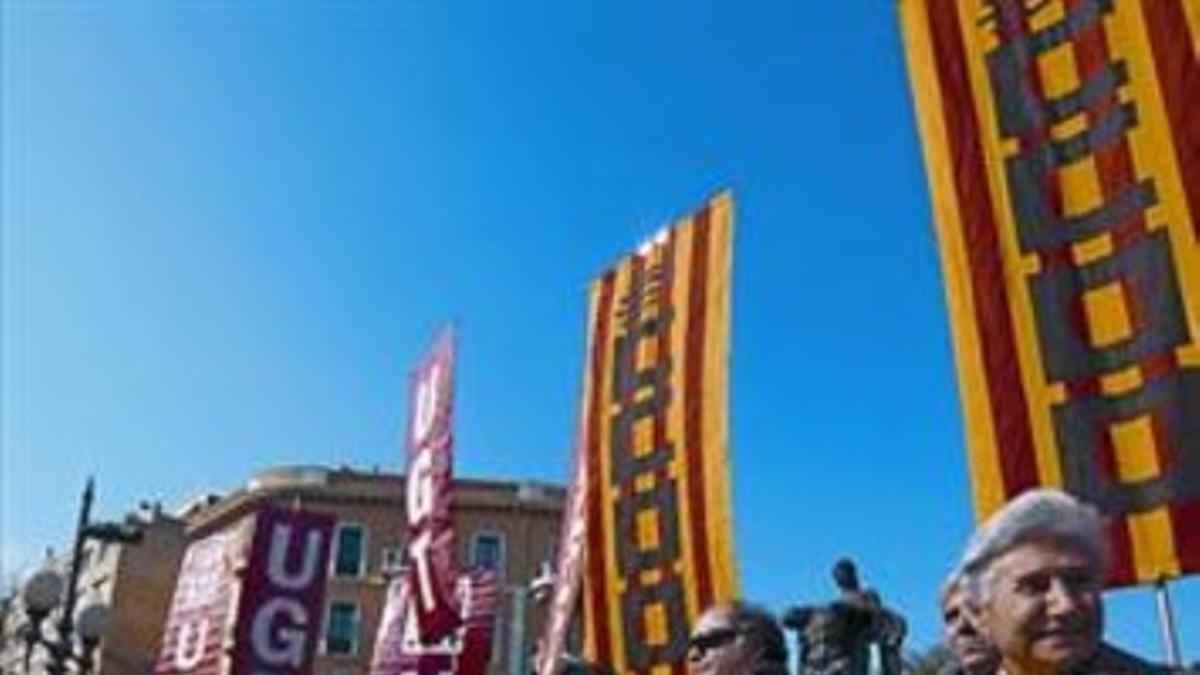 Marcha contra la reforma laboral y los recortes en Tarragona en febrero.