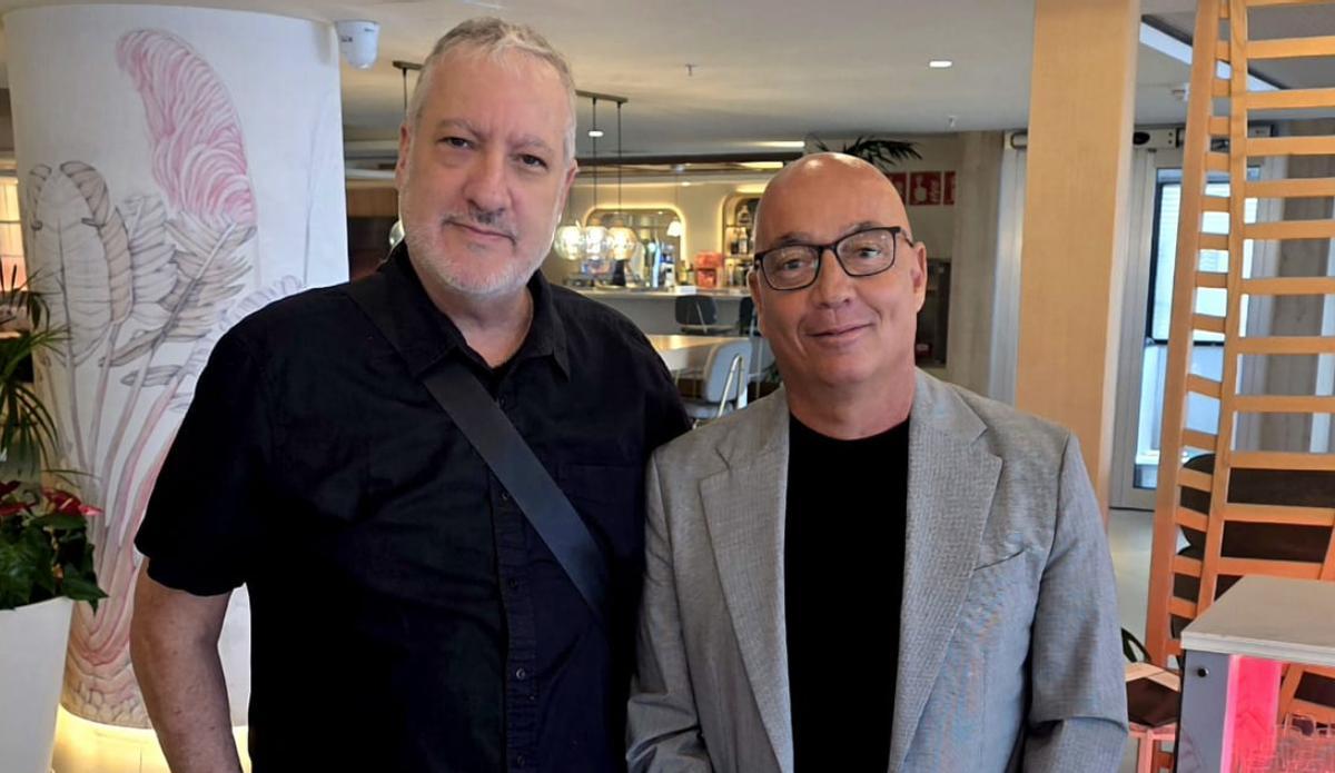 Spencer Tunick y Fernando Medina durante la presentación de Culture &amp; Business Pride 2026 en Las Palmas de Gran Canaria