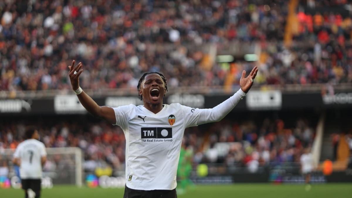 El Valencia CF suma tres puntos en Mestalla