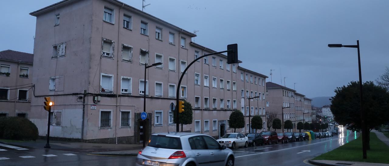 Viviendas en el poblado de Roces.