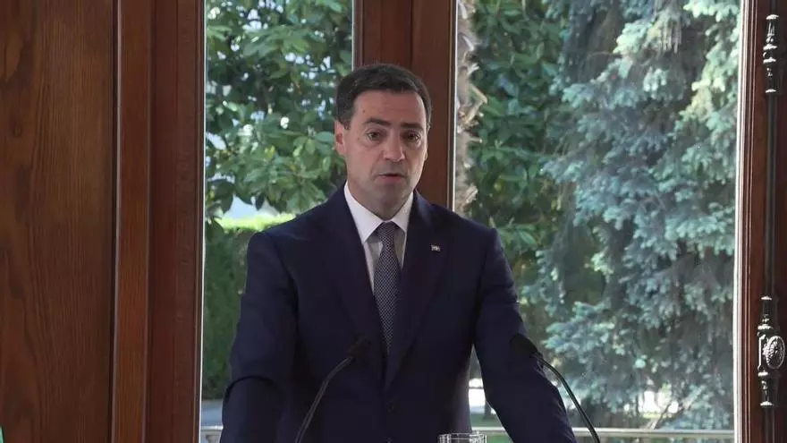Pradales defiende que las instituciones analicen con "rigor" las "exigencias" de la FIFA