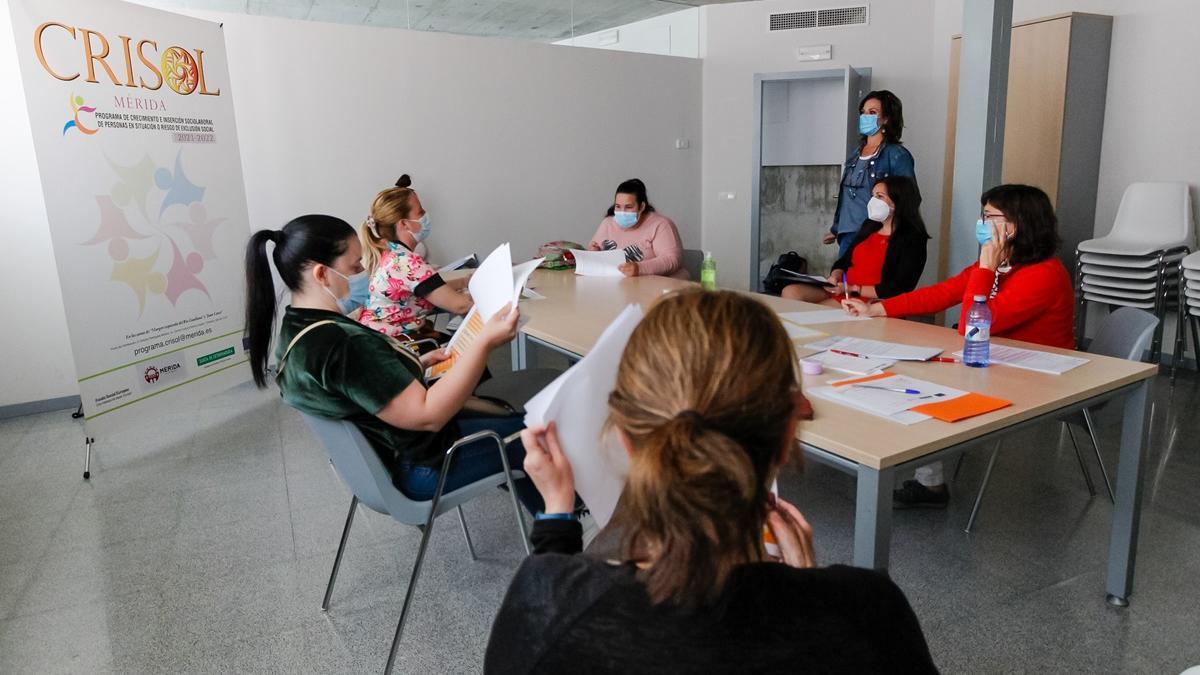 Participantes en el taller de habilidades prelaborales, en el marco del programa Crisol.