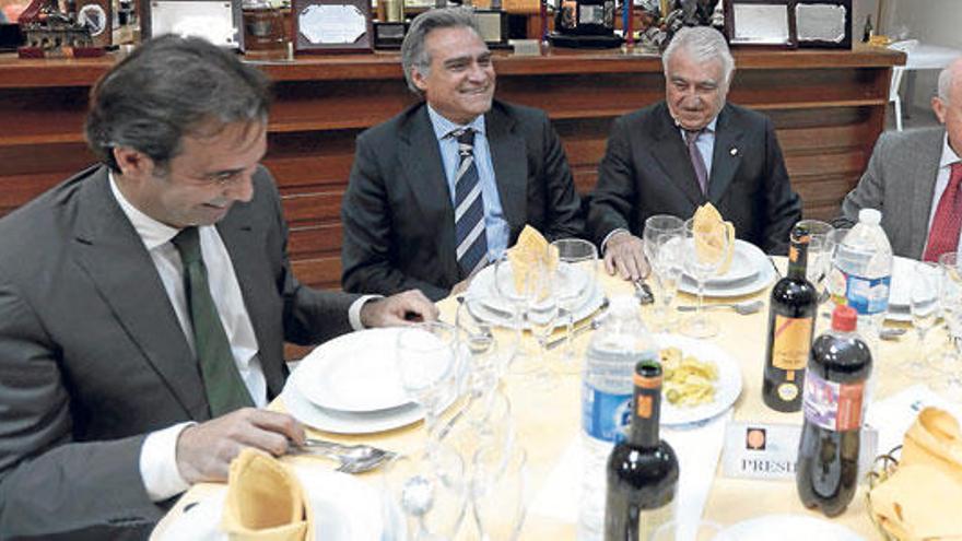 Terrasa, Cerdà y Serra, en la comida de la pasada Navidad.