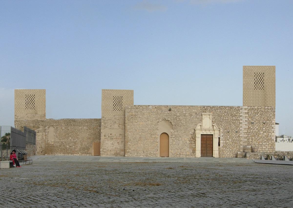 Castillo de Baena, en cuyo entorno se demolerá parciamente una vivienda.