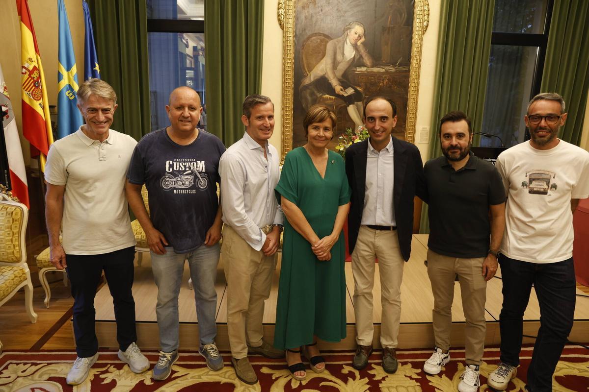 El pregón de Antón Meana para abrir la Semana Grande de Gijón, en imágenes El pregón de Antón Meana para abrir la Semana Grande de Gijón, en imágenes