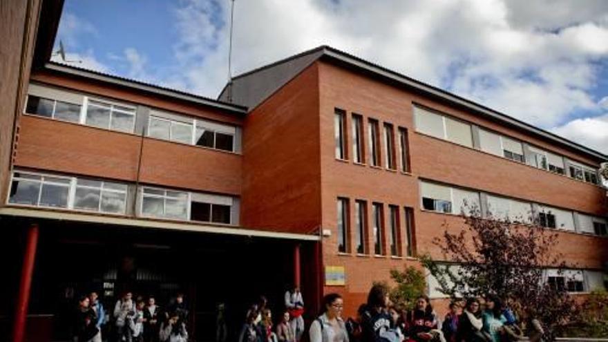 Entrada principal del instituto de Educación Secundaria Andreu Sempere de Alcoy.