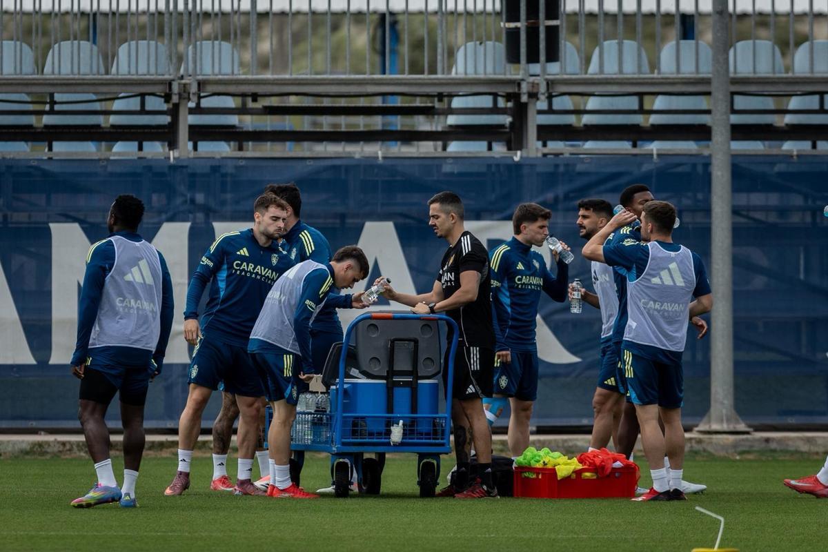 En imágenes | Entrenamiento del Real Zaragoza tras la derrota contra el Granada