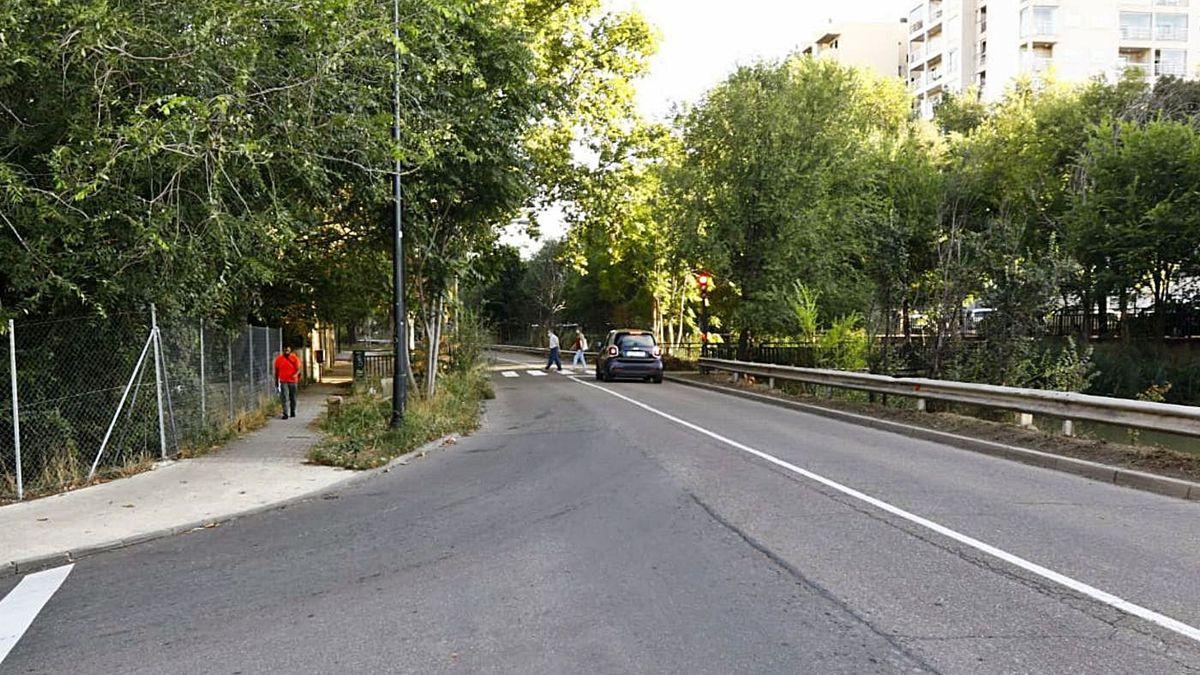 El agresor se encontraba escondido en una zona de matorral y juncos del Canal Imperial de Aragón.