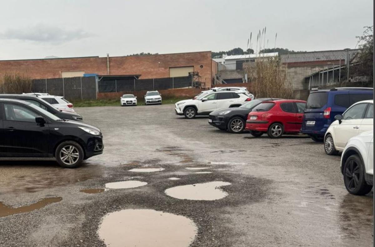 Terreny de davant de l'escola Paidos que s'arranjarà