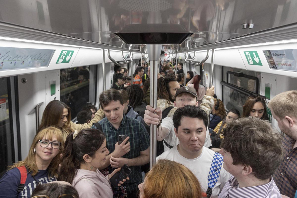 La L3 del metro de Barcelona estrena el primer tren de la serie 7.000