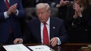 Trump hará lo que jamás hizo un presidente en ejercicio: firmar billetes de dólar