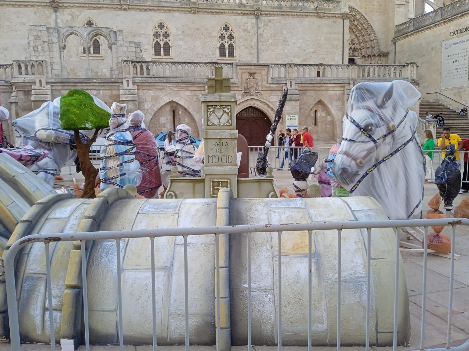 Una "plantà" a los pies de la Catedral de Burgos