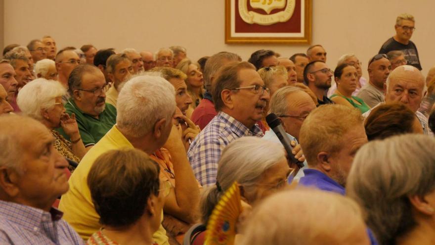 En la asamblea para anunciar el concurso de acreedores, los socios ya manifestaron sus dudas sobre esta campaña. | MÒNICA MIRA