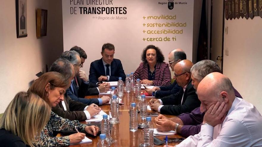 Momento de la Mesa del transporte celebrada ayer.