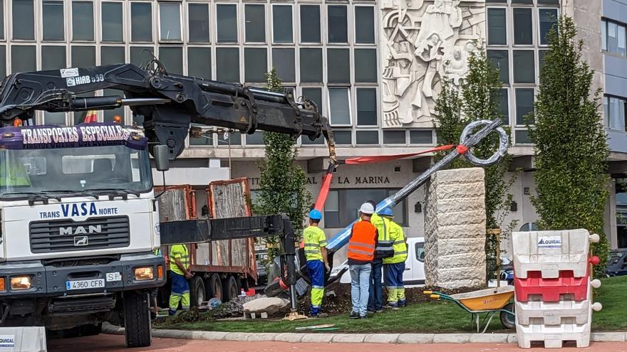 El nuevo elemento decorativo de la rotonda de la Casa del Mar de A Coruña