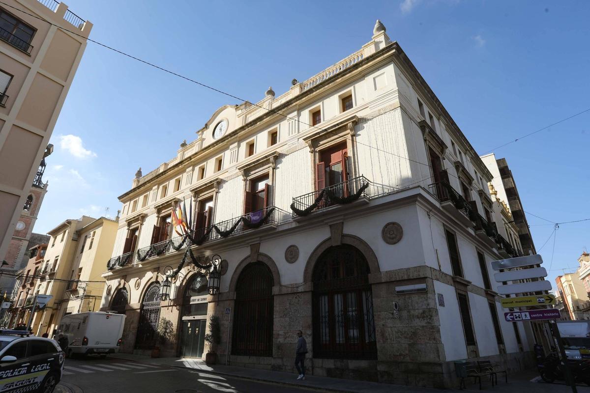 Fachada del Ayuntamiento de Sagunt.