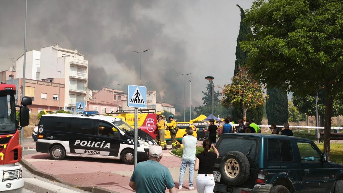Las imágenes del grave incendio forestal en Los Garres (Murcia)