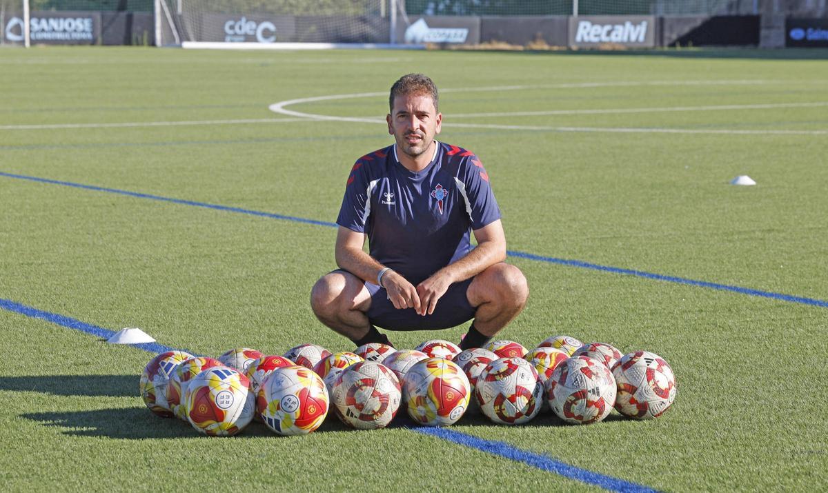 El nuevo eentrenador de Juvenil A, sobre el terreno de juego.