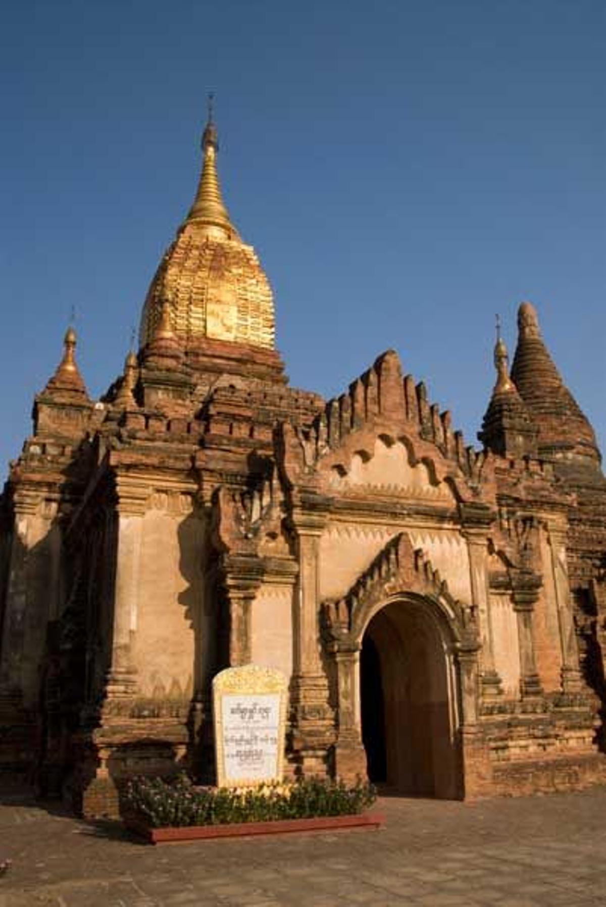 Templo Sinmyarshin, en Bagan.