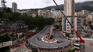 Charles Leclerc y Kevin Magnussen, durante los Libres 2 en las calles de Mónaco