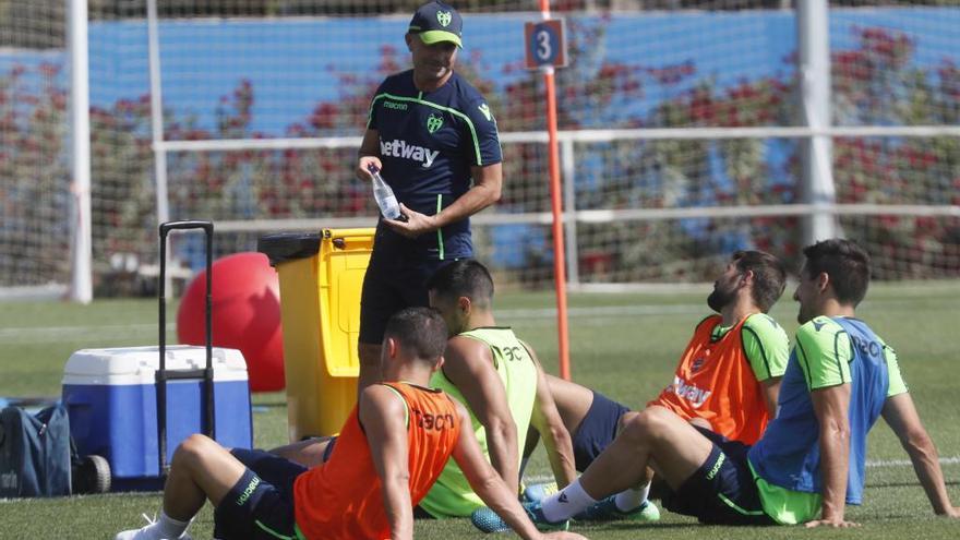 Paco López, durante un entrenamiento en Buñol.