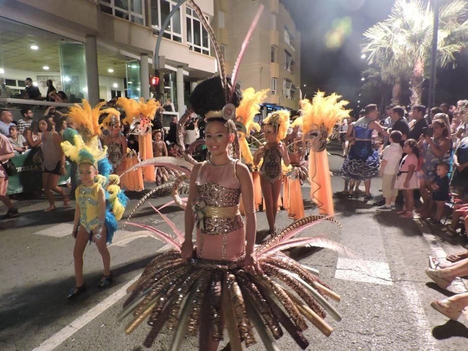 La bahía de Águilas se transforma en un gran teatro en su Carnaval de verano